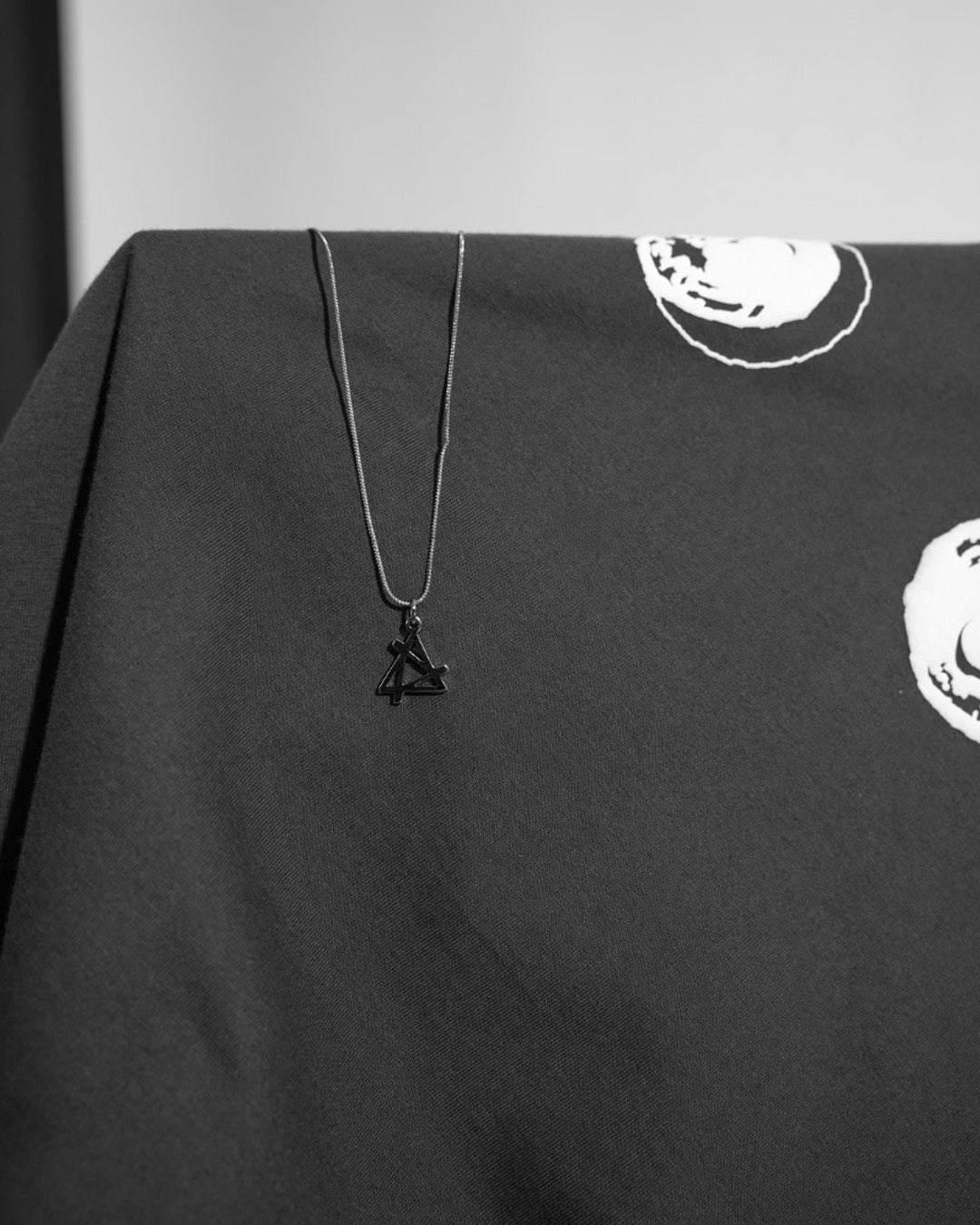 4;44 Pendant