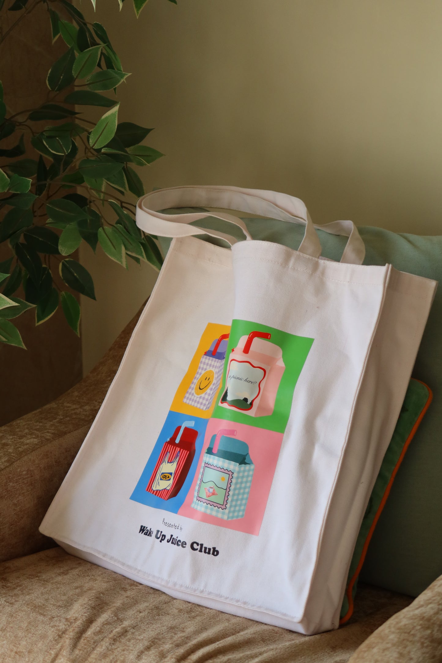 The White Tote